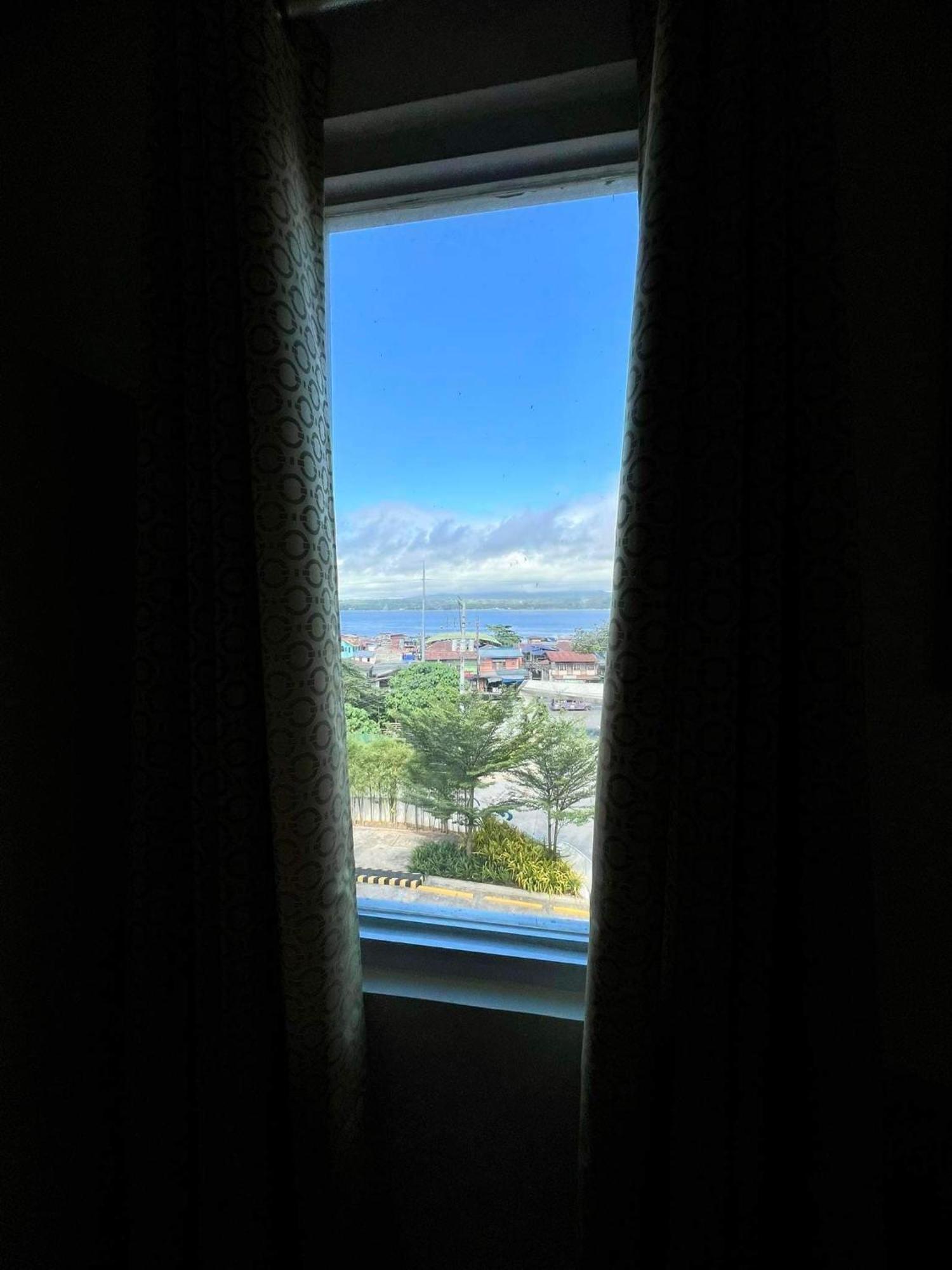Davao Condo 2Br Pool Wifi Netflix Buitenkant foto
